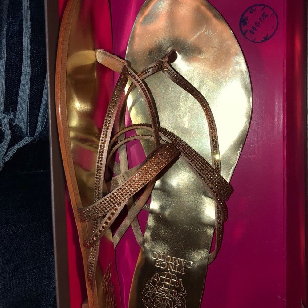 Vince Camuto Flip Flops
